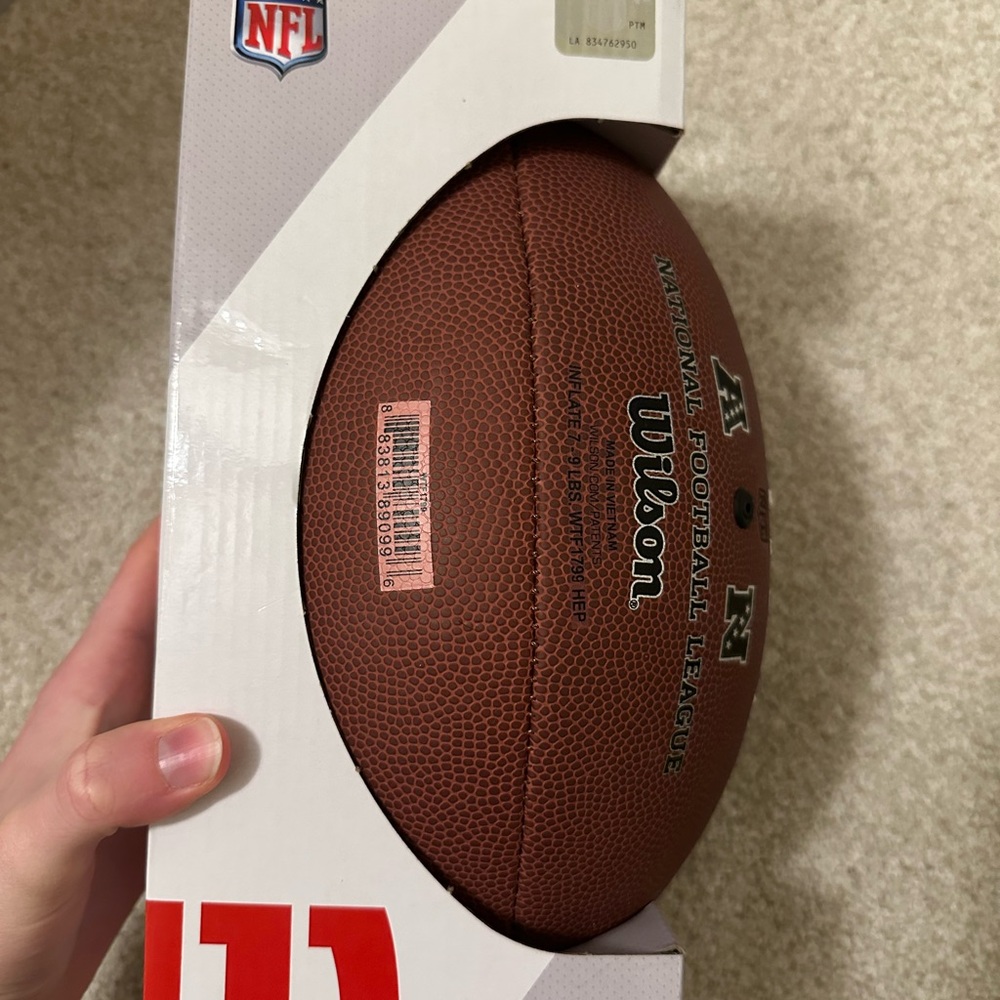 Wilson NFL Silver Series Football Official Size BRAND NEW IN THE ORIGINAL BOX! - Picture 4 of 6